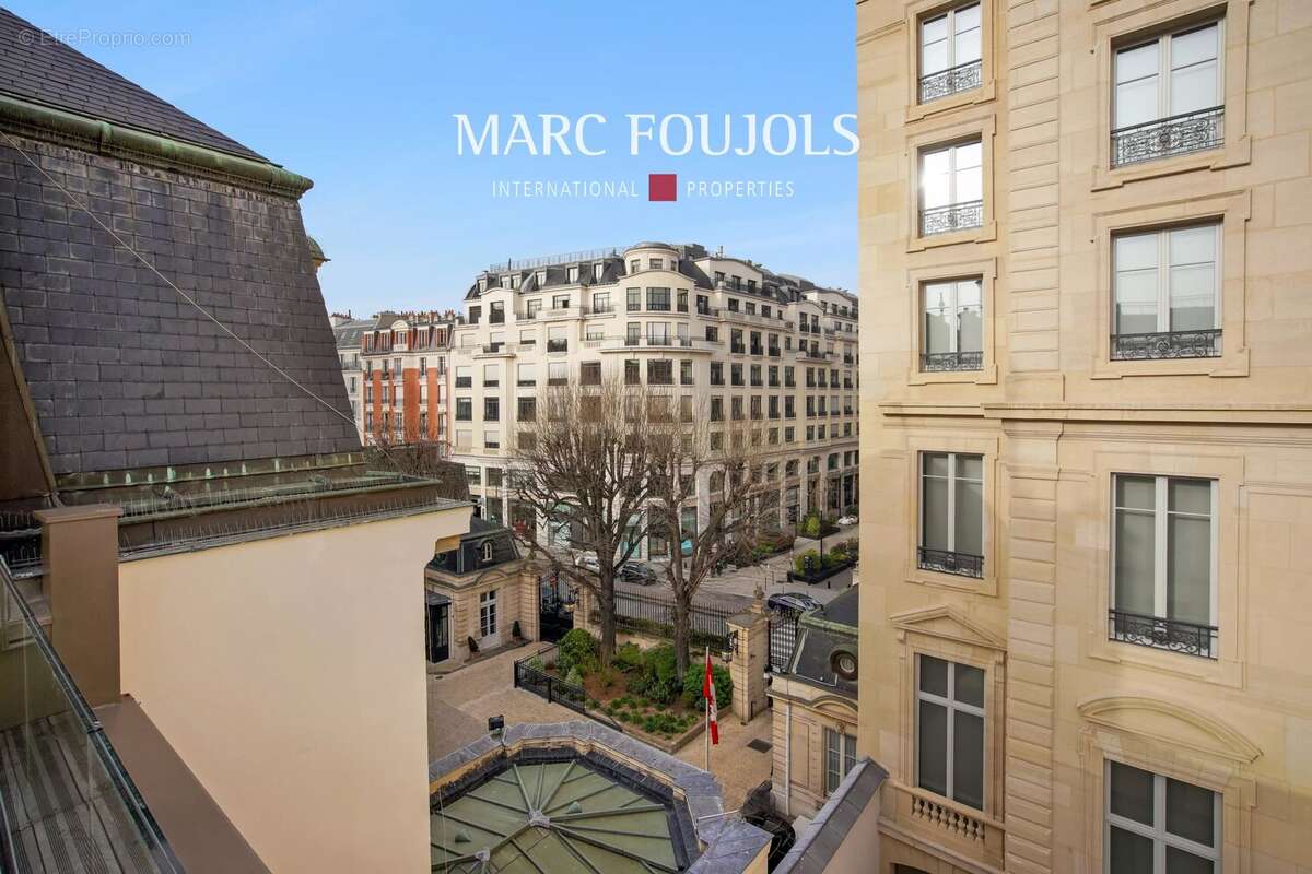 Appartement à PARIS-8E