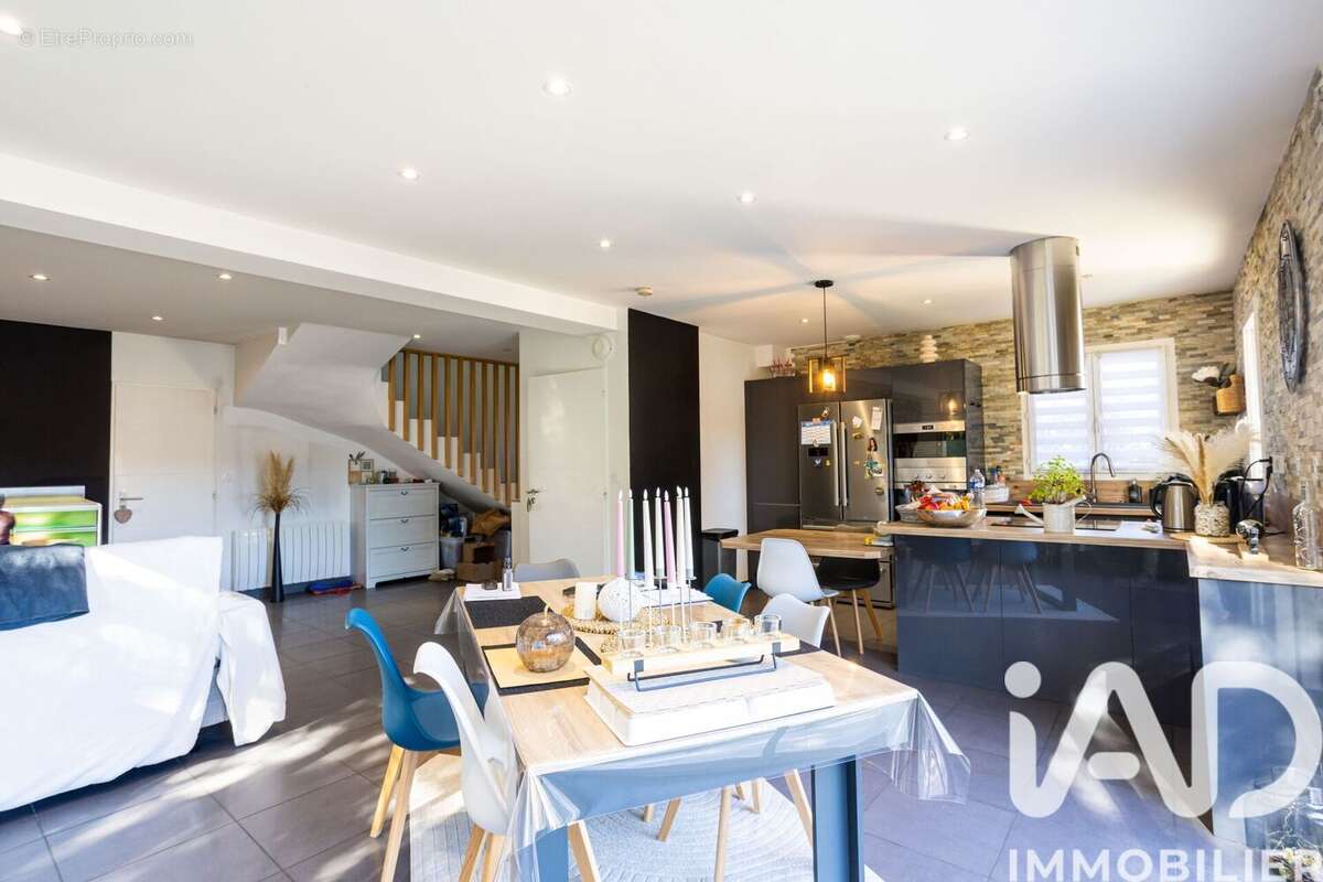 Maison 110 m² à Rochefort-Du-Gard  - photo 6