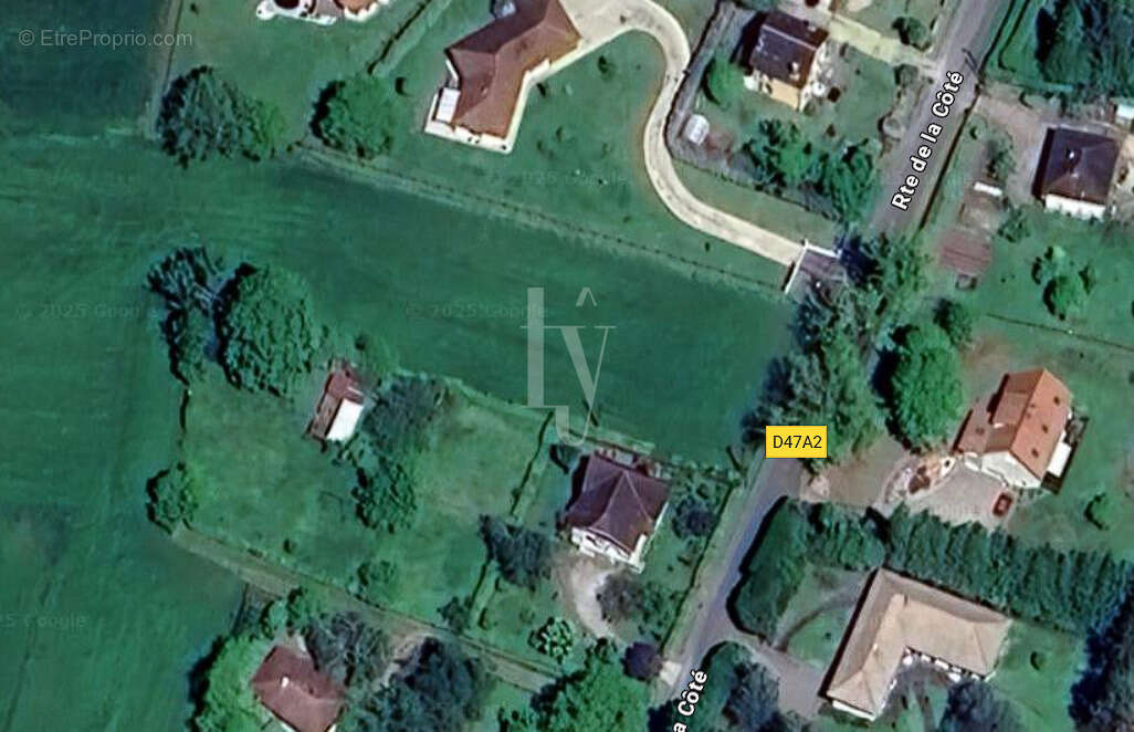 Terrain à VERNEUIL-SUR-VIENNE