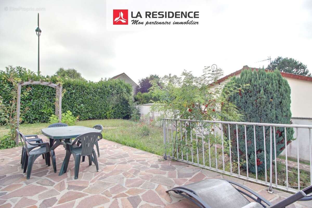 Maison 134 m² à Orgeval  - photo 2