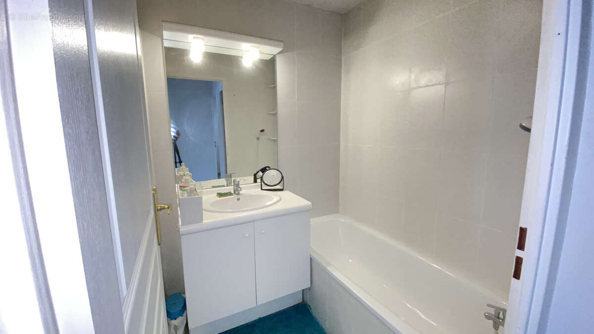 Appartement à SAINT-MARTIN-D'HERES