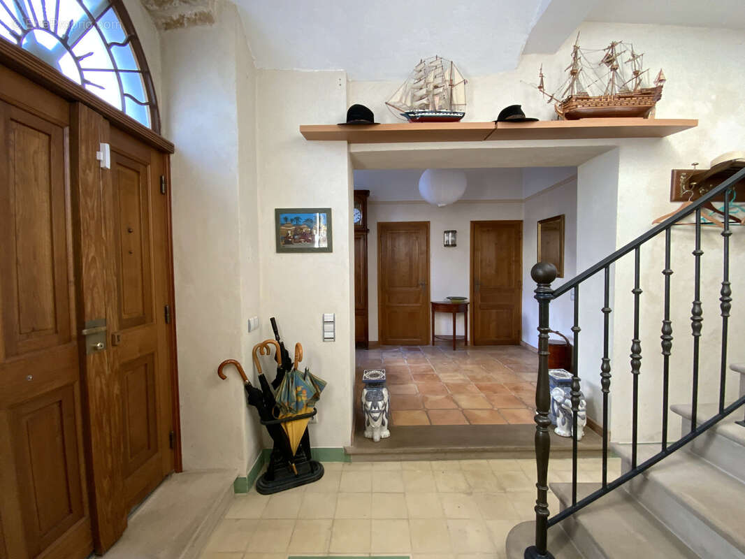 Belle maison de village en pierre avec jardin. - photo 10