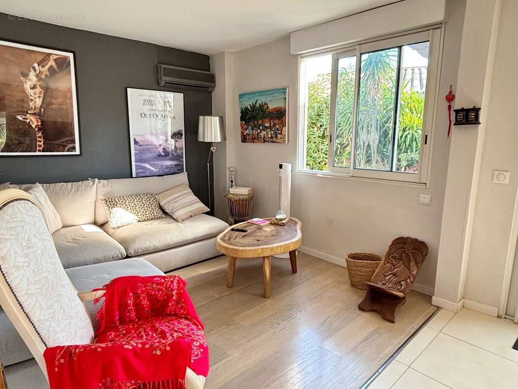 Maison à ROQUEBRUNE-SUR-ARGENS