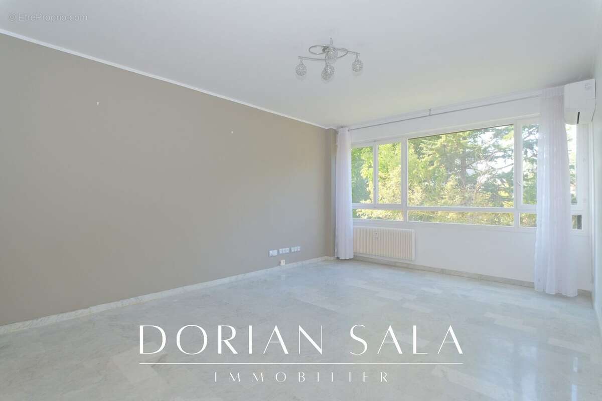 Appartement à MARSEILLE-12E