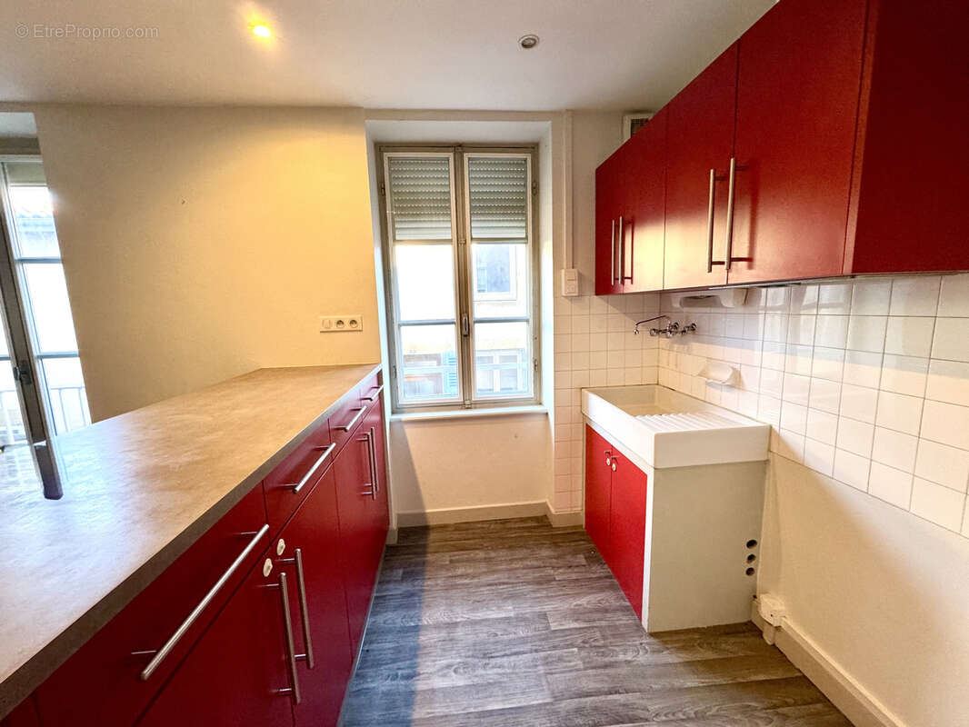 Maison à LES MARTRES-DE-VEYRE