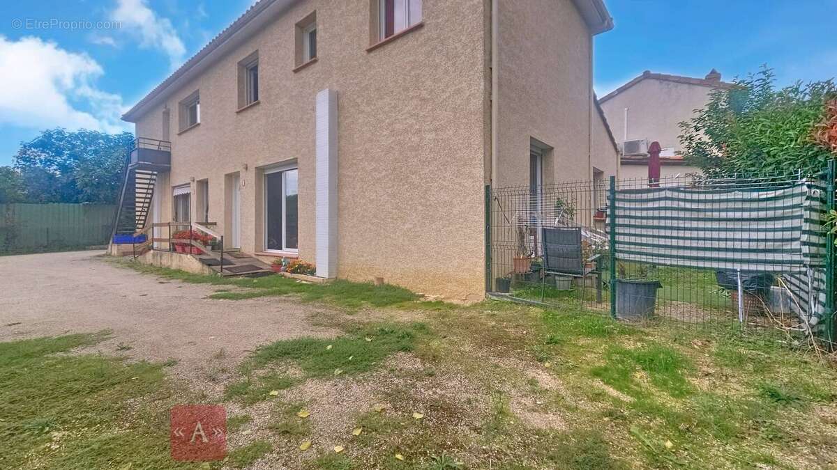 Appartement à SAINT-SULPICE