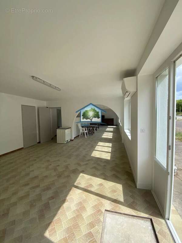 Ensemble immobilier avec maison, dépendances rénovée & ancien hôtel à rénover – Grun-Bordas - photo 18