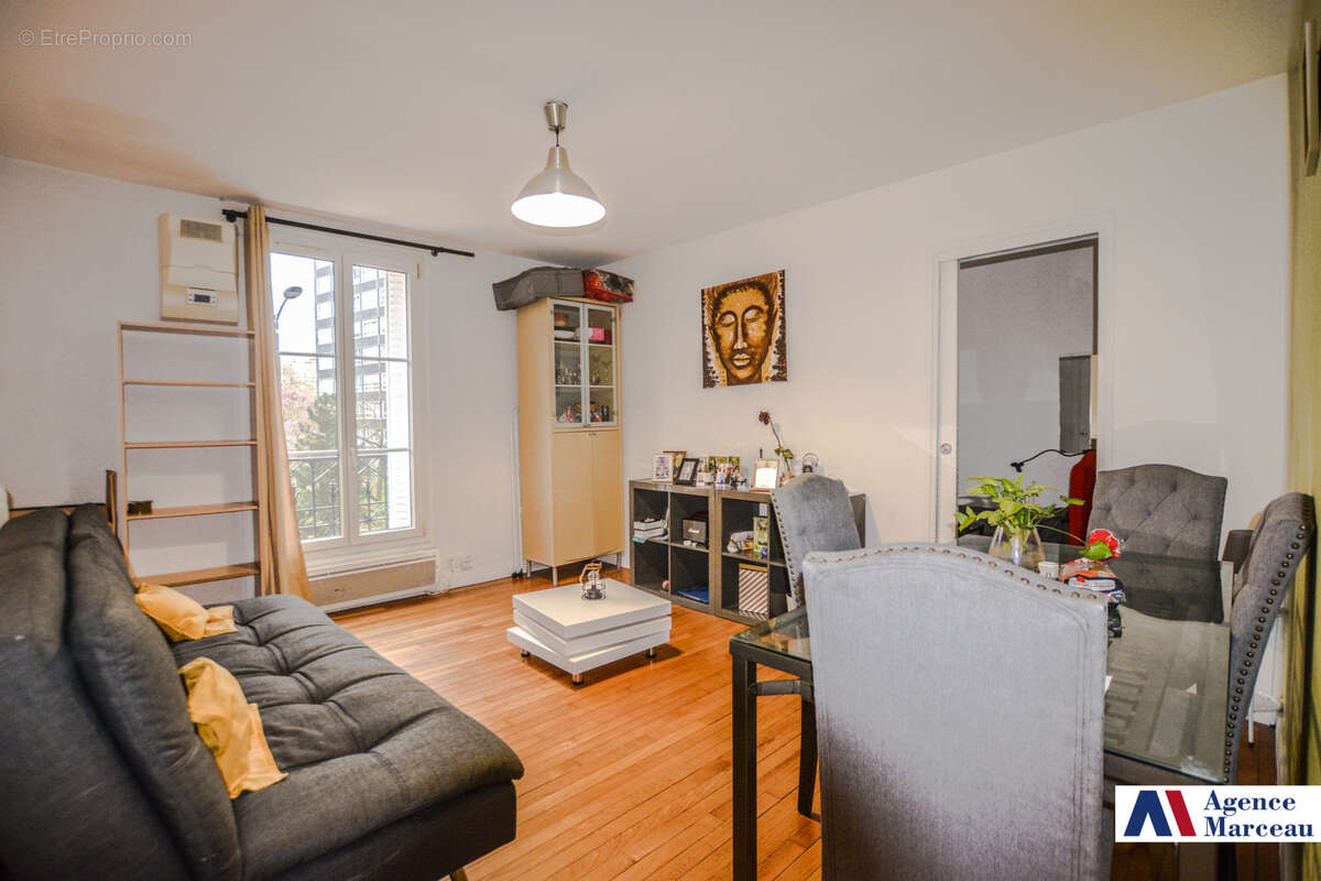 Appartement à COURBEVOIE