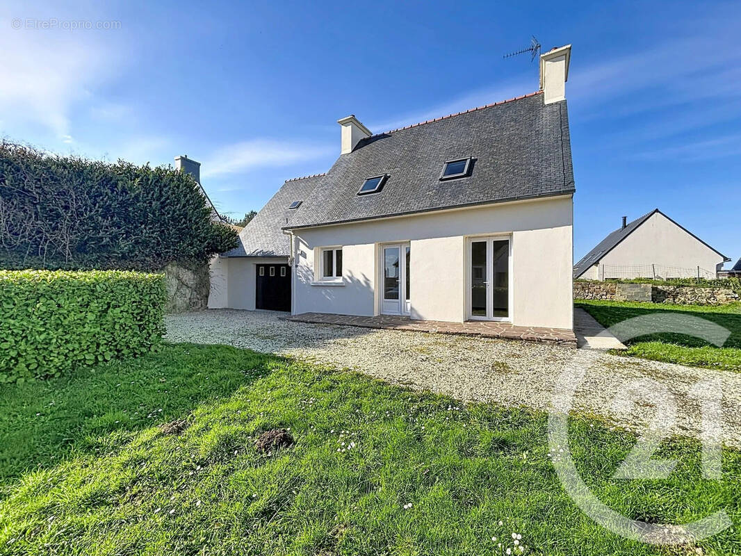 Maison à PLOUBEZRE