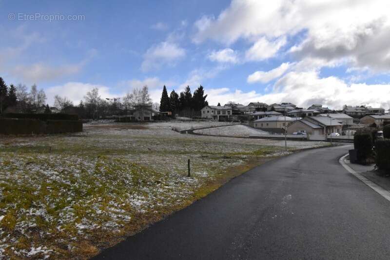 Terrain à SAINT-AGREVE