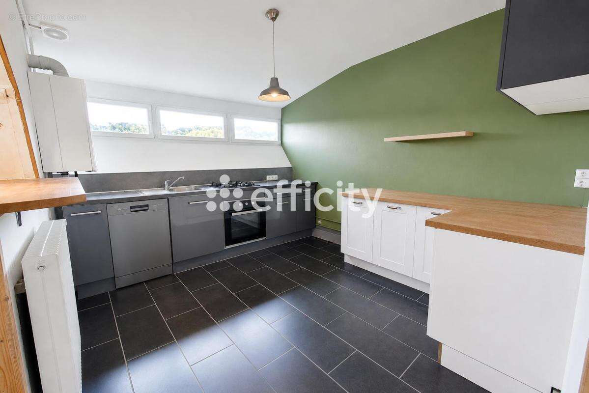 Appartement à NEUVILLE-SUR-SAONE
