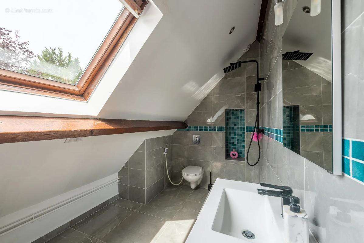 Maison de 7 pièces de 187 m² à Dammartin-en-Goële - photo 14