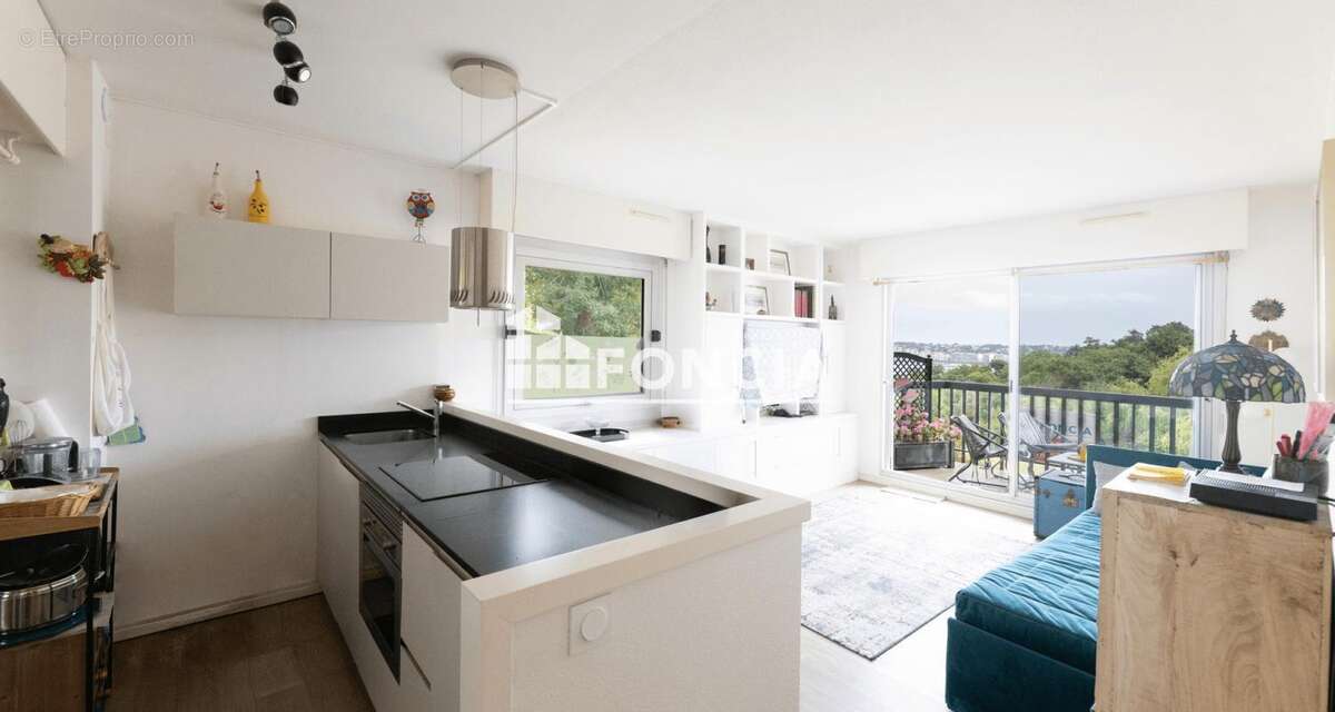 Ciboure - Studio rénové 36m² vue baie St-Jean-de-Luz balcon parking - photo 4