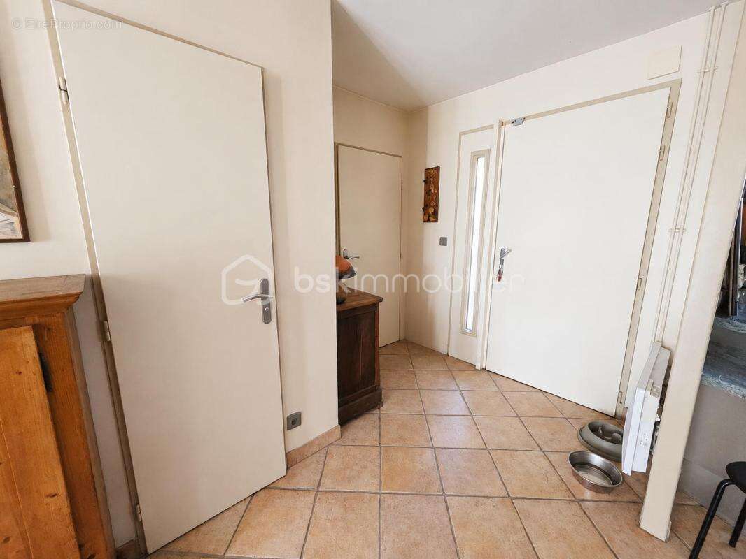 Maison individuelle familiale de 145,62 m² – 5 chambres – Bords de Marne - 2 grands GARAGES - photo 4