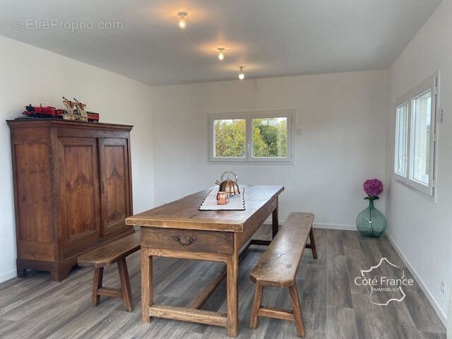 Maison à SAINT-JULIEN-DE-TOURSAC