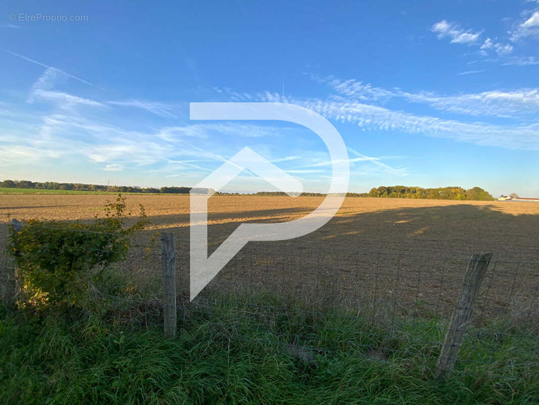 Maison à LEVIS-SAINT-NOM