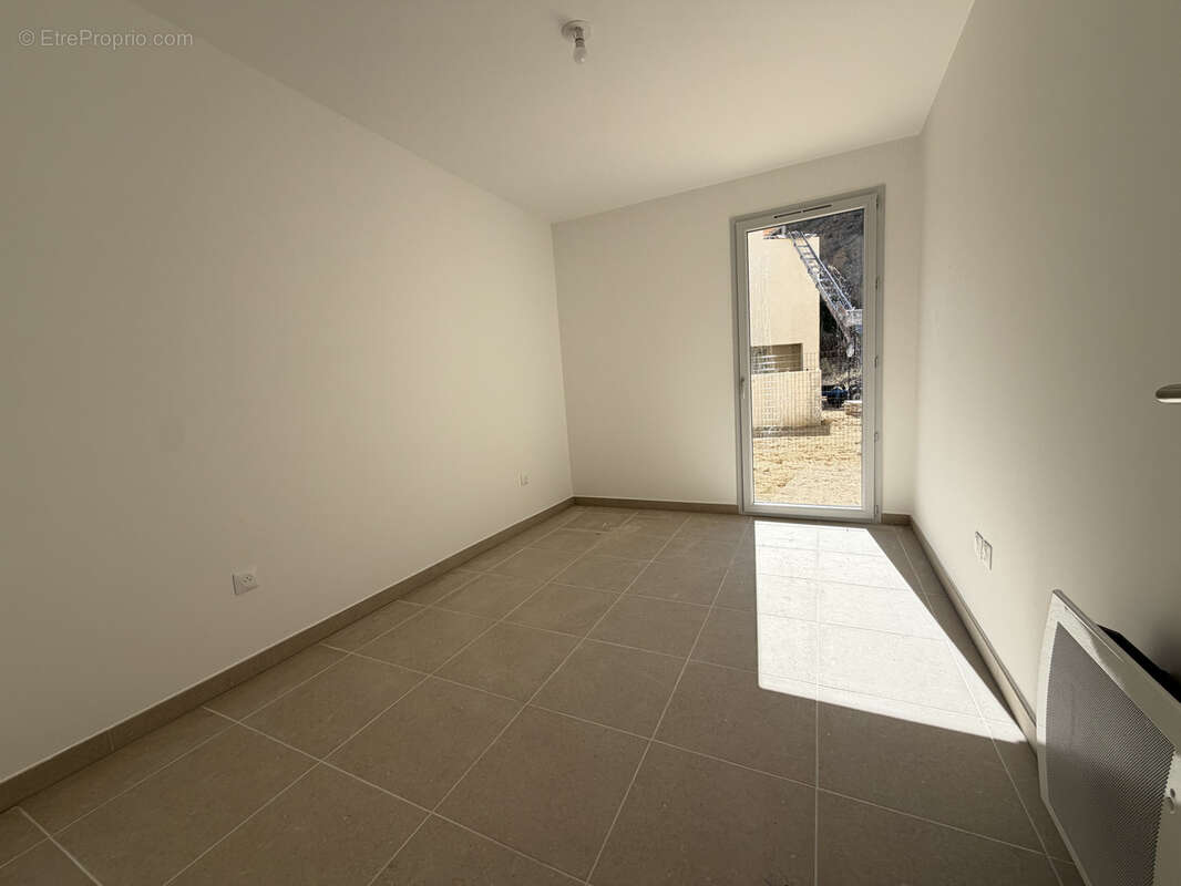 Appartement neuf T4 de 87m2 avec 150m2 de jardin et garage - photo 6
