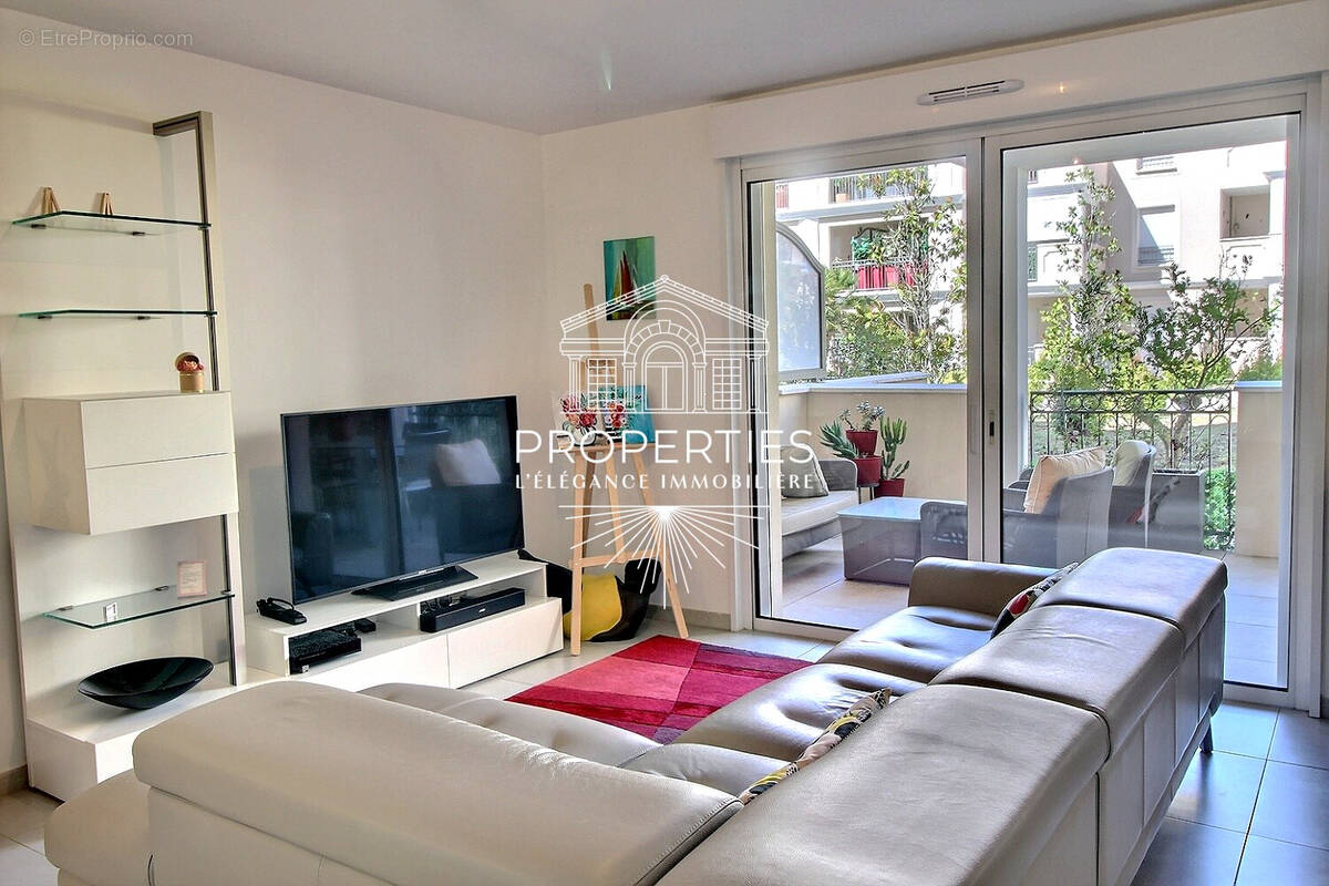 Appartement à BORMES-LES-MIMOSAS