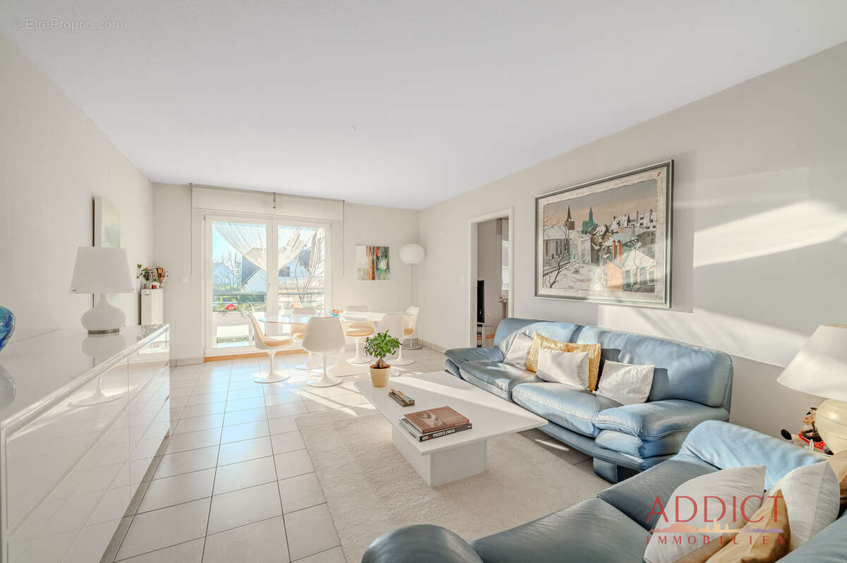 Coup de cœur à Niederhausbergen   Superbe 4 pièces avec terrasse et double garage - photo 4