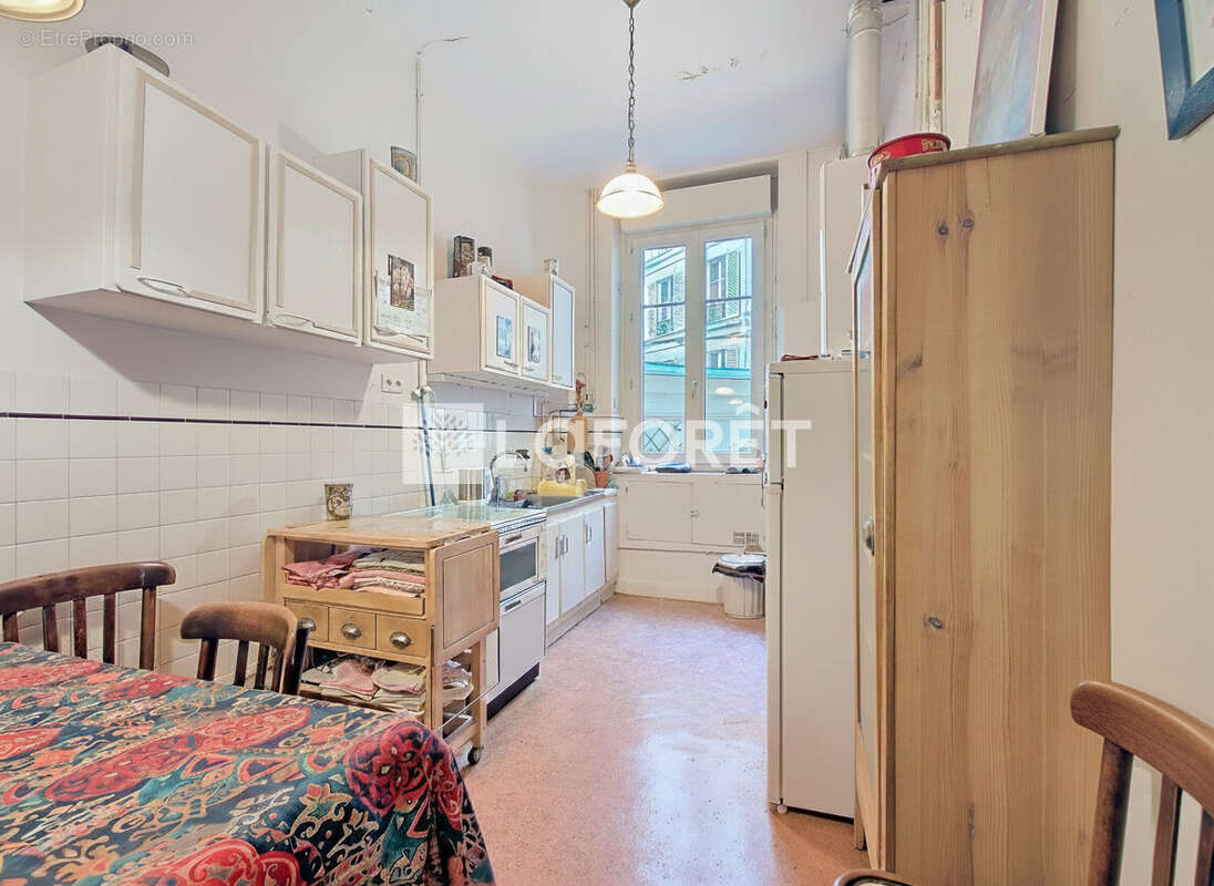 Appartement à PARIS-8E