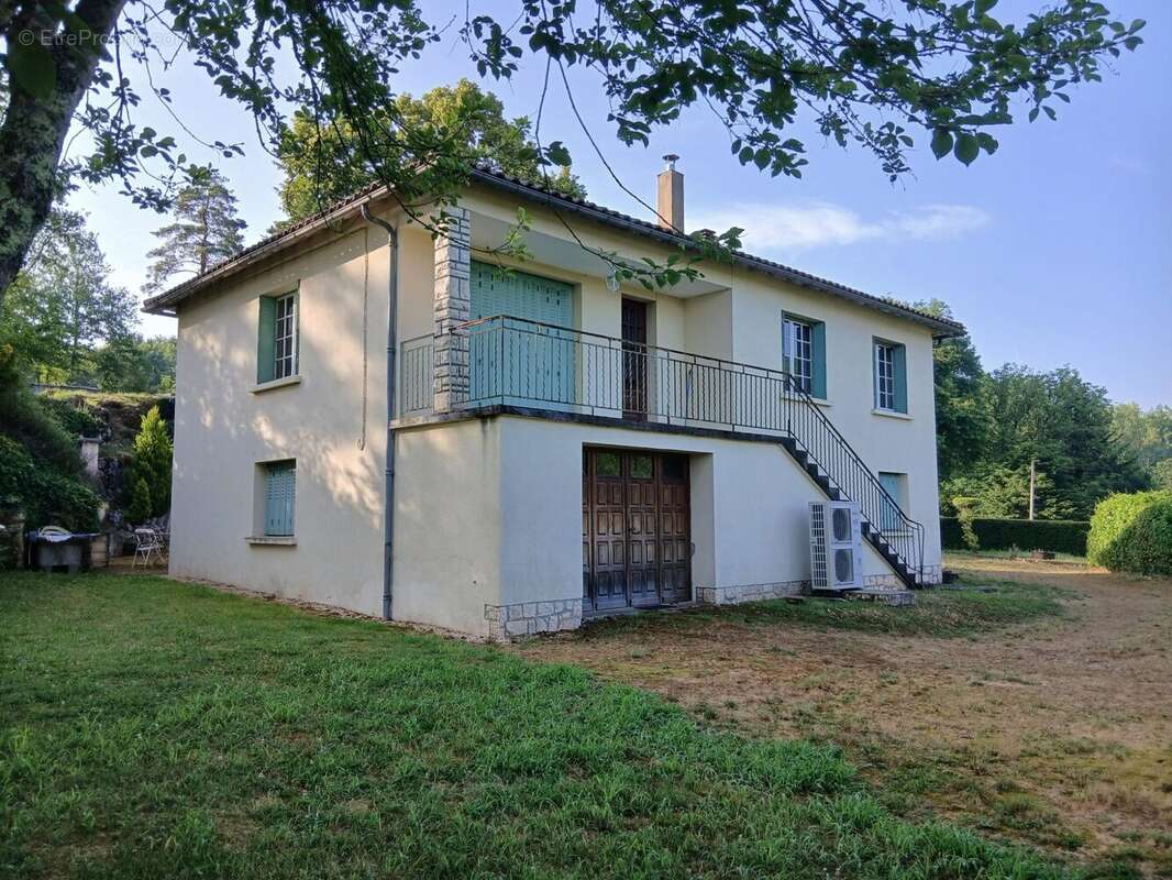 Maison à SAINT-PIERRE-DE-COLE