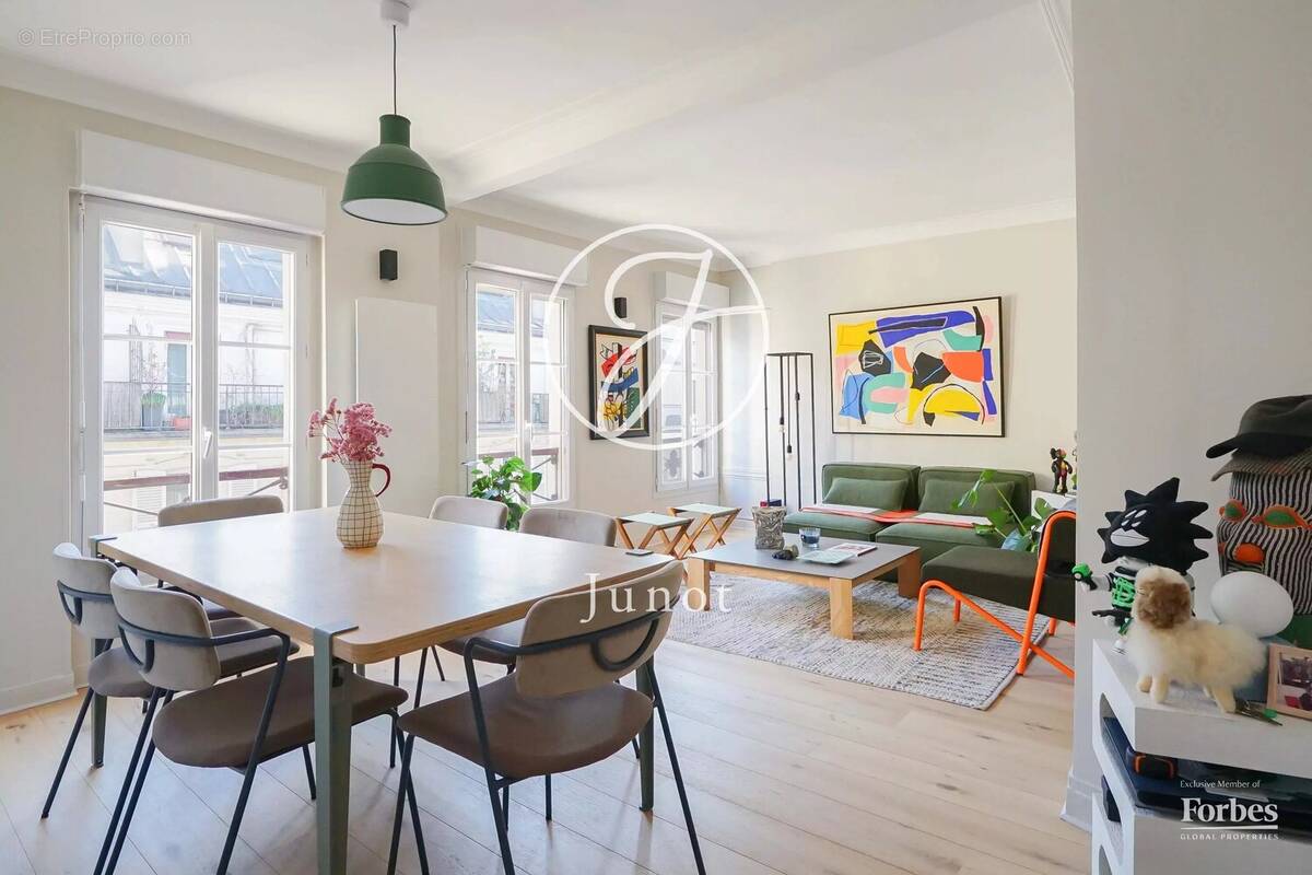 Appartement à PARIS-9E