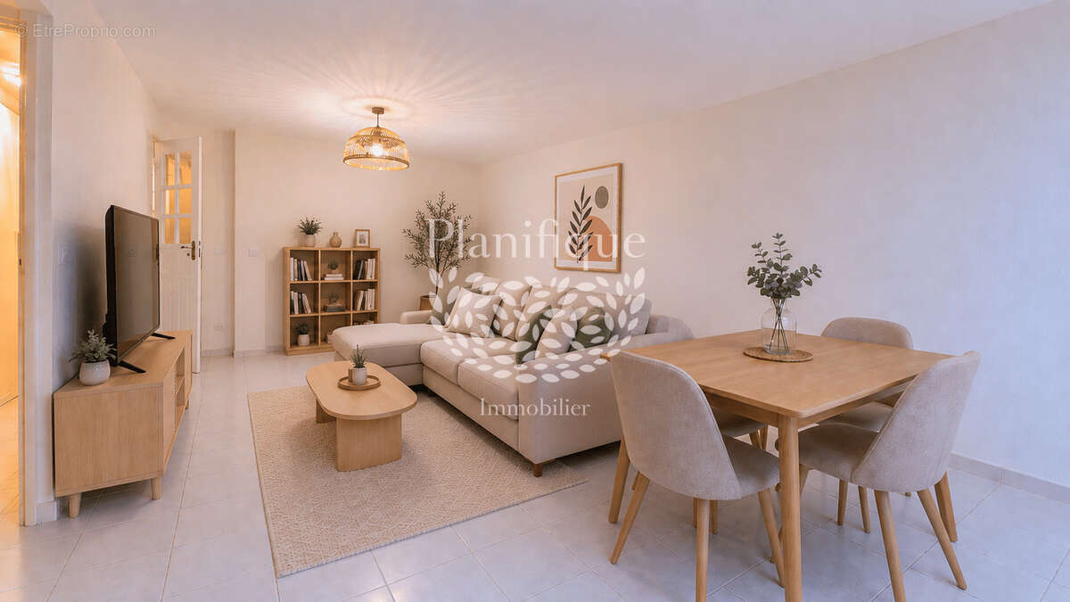 Appartement à CRUSEILLES