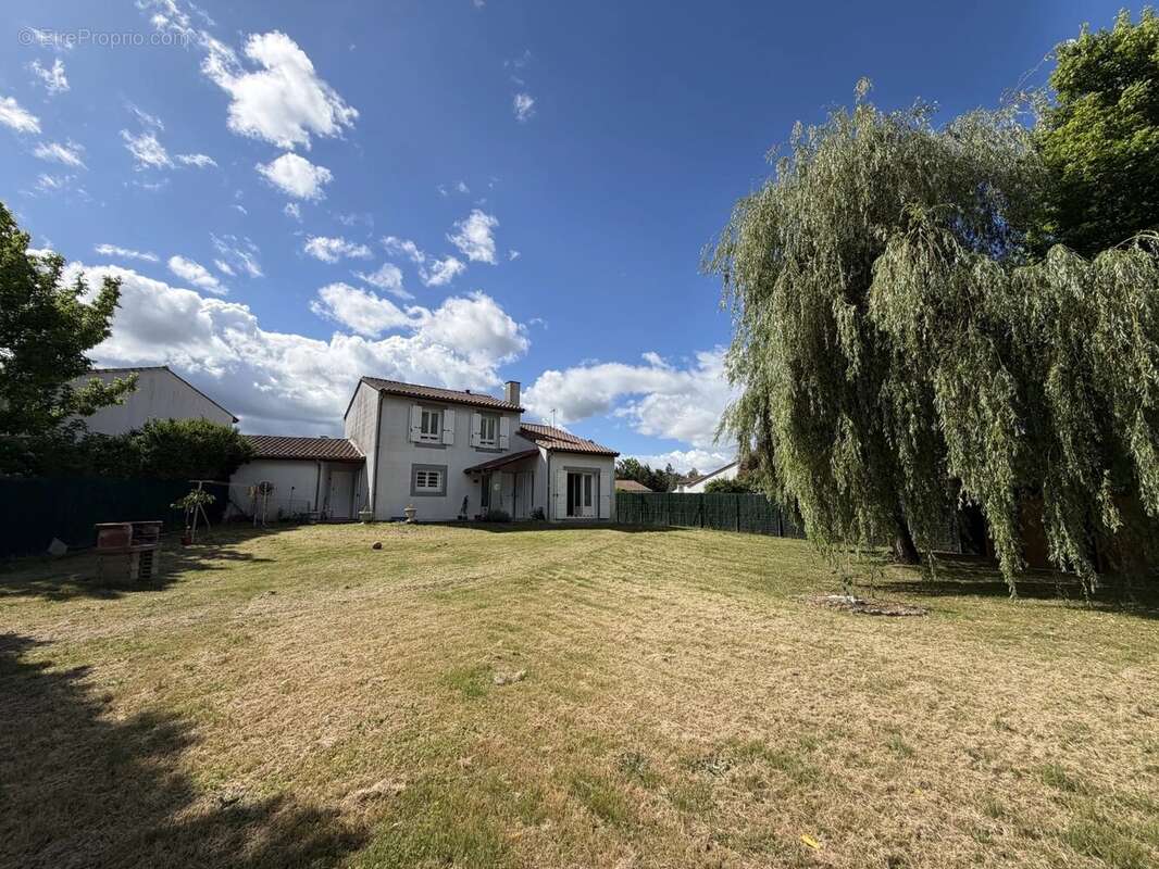 Maison à ETAULIERS