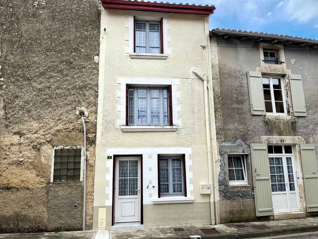 Maison à VERTEUIL-SUR-CHARENTE