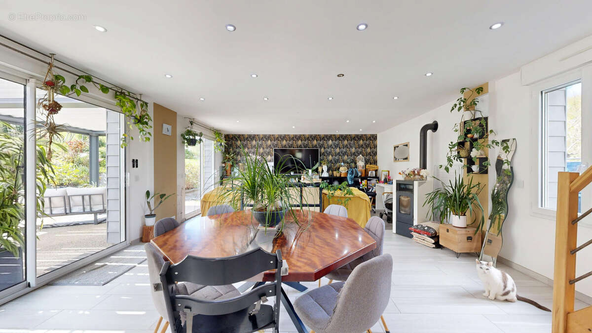 Maison à REFFUVEILLE