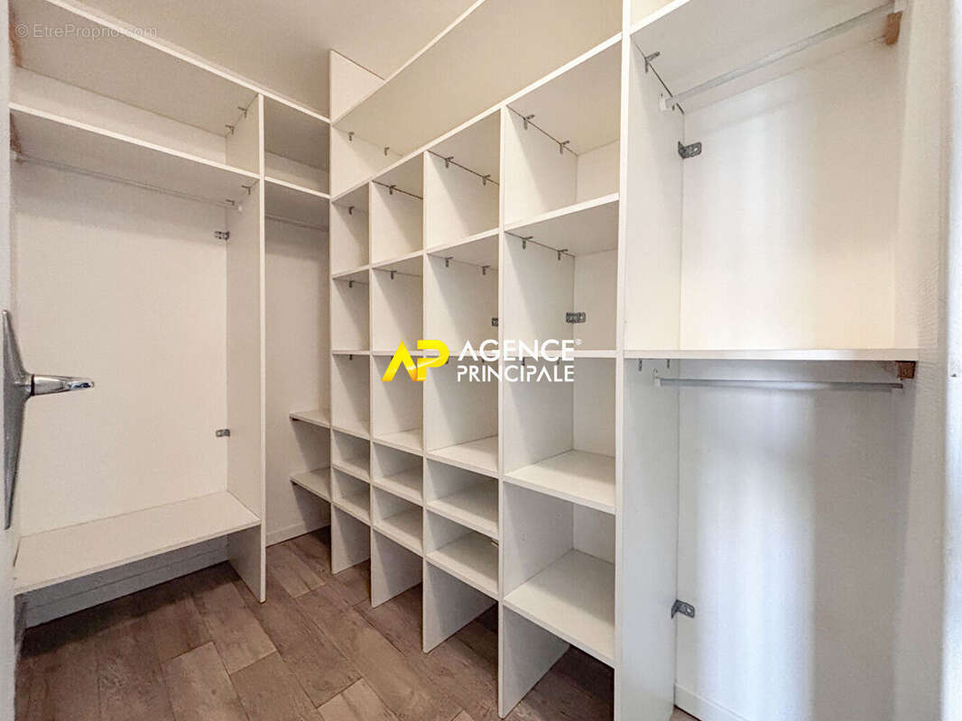 Appartement à SARTROUVILLE