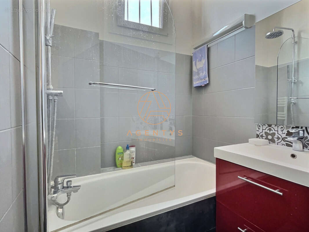 Appartement à SAINT-MAUR-DES-FOSSES