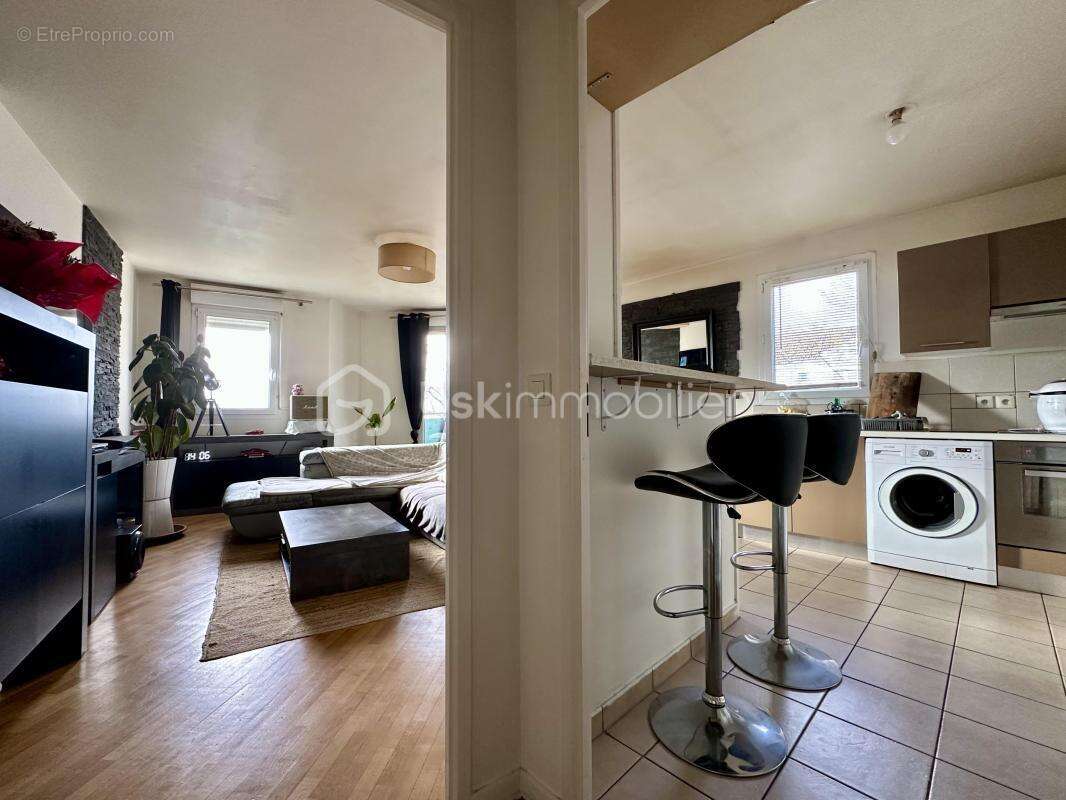 Appartement à SAVIGNY-LE-TEMPLE