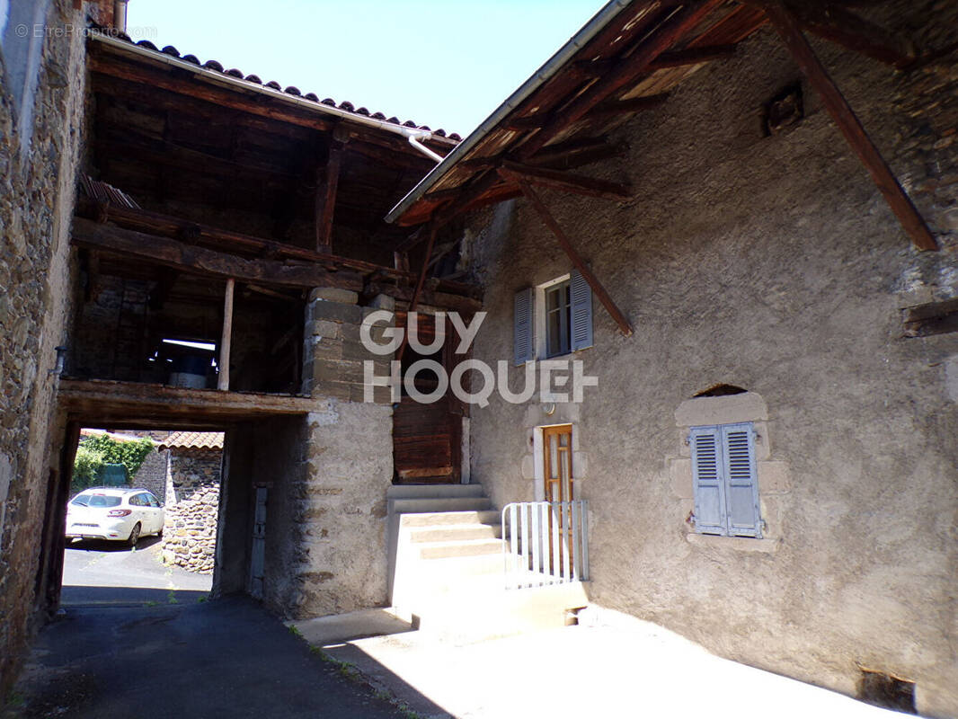 Maison à MAZEYRAT-D&#039;ALLIER