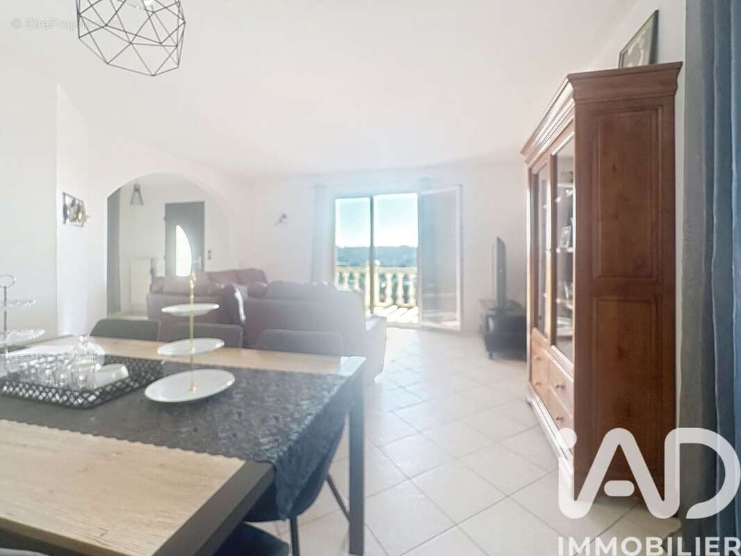 Photo 3 - Maison à COUZON-AU-MONT-D'OR