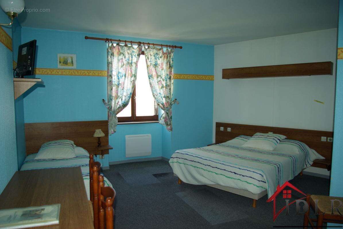 Ancien hôtel à réhabiliter, 12 chambres, lumineux - photo 9