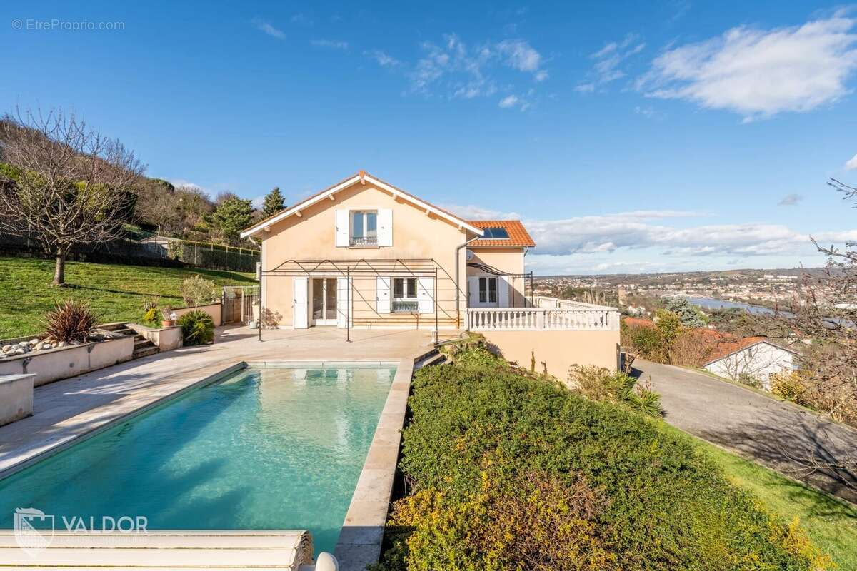 Maison à ALBIGNY-SUR-SAONE