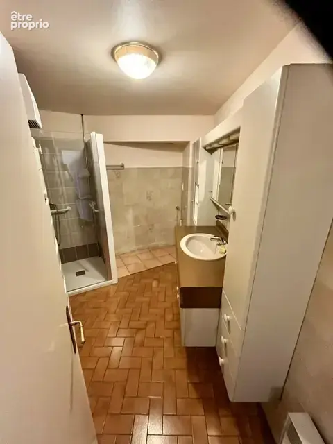 Appartement 86.50m2 avec garage au calme en plein coeur de ville avec un beau potentiel - photo 6