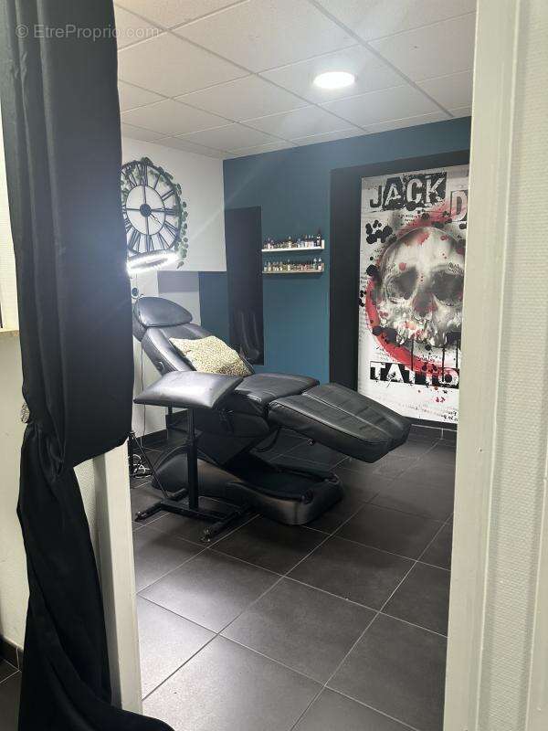 Commerce à NEUVES-MAISONS