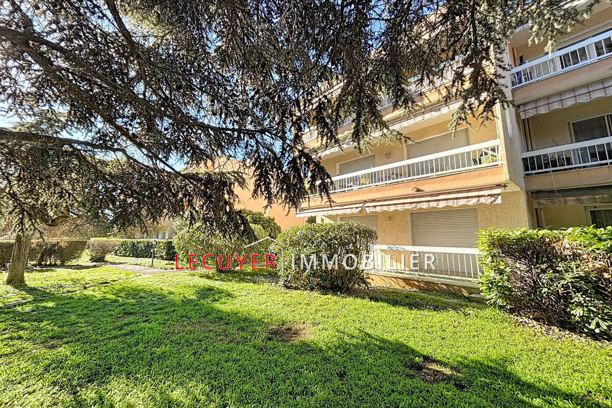 Appartement à VALLAURIS