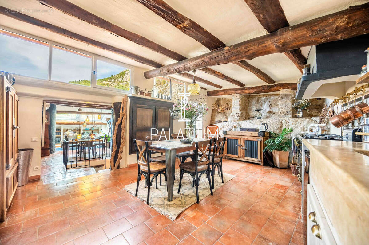 Maison à MOUSTIERS-SAINTE-MARIE