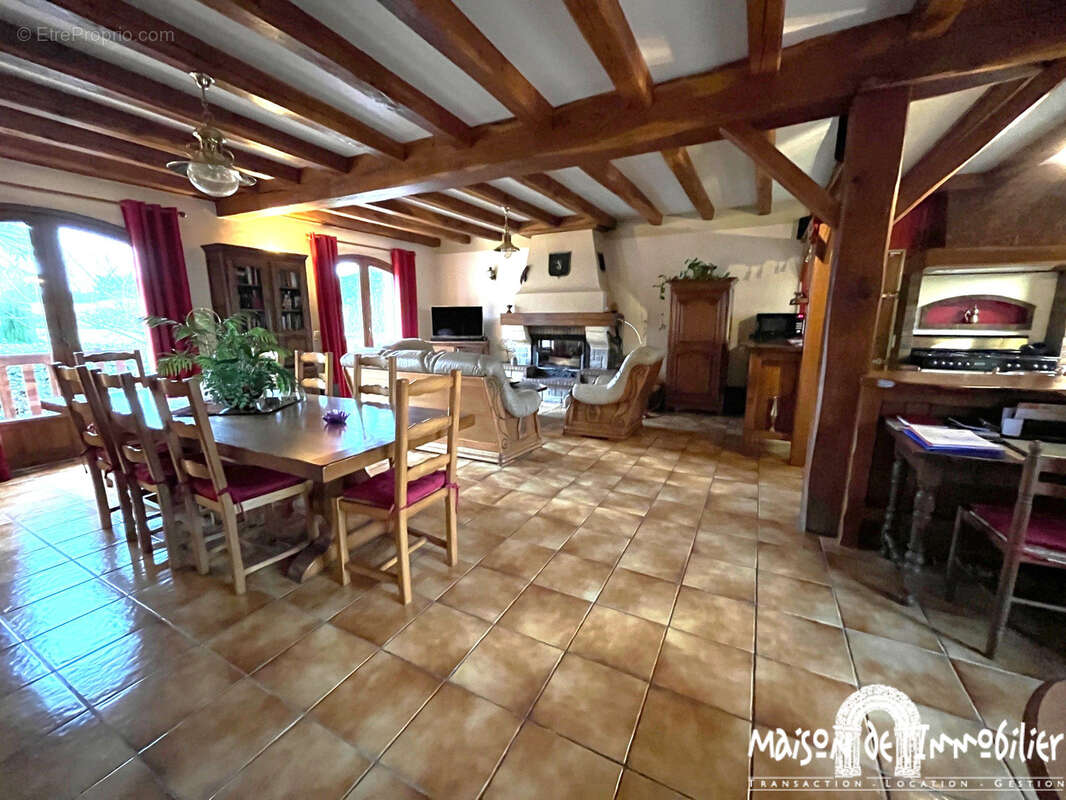 Maison à MESCHERS-SUR-GIRONDE