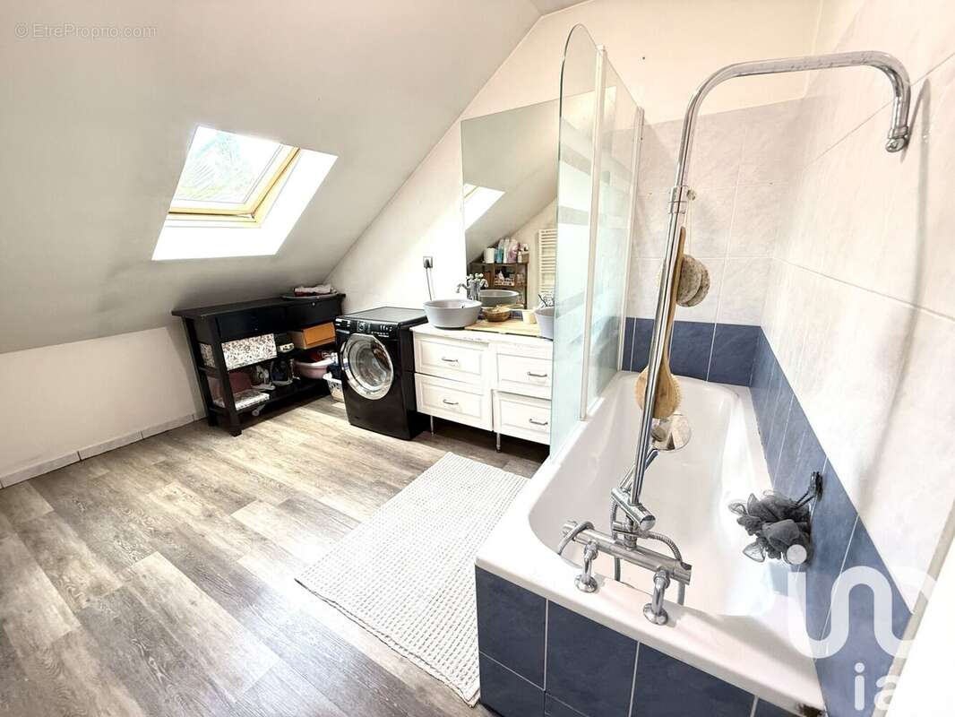 Photo 9 - Maison à VIRY-CHATILLON