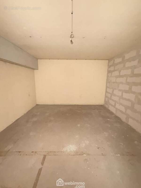 Deux espaces archives de 12 m² - Commerce à LAON