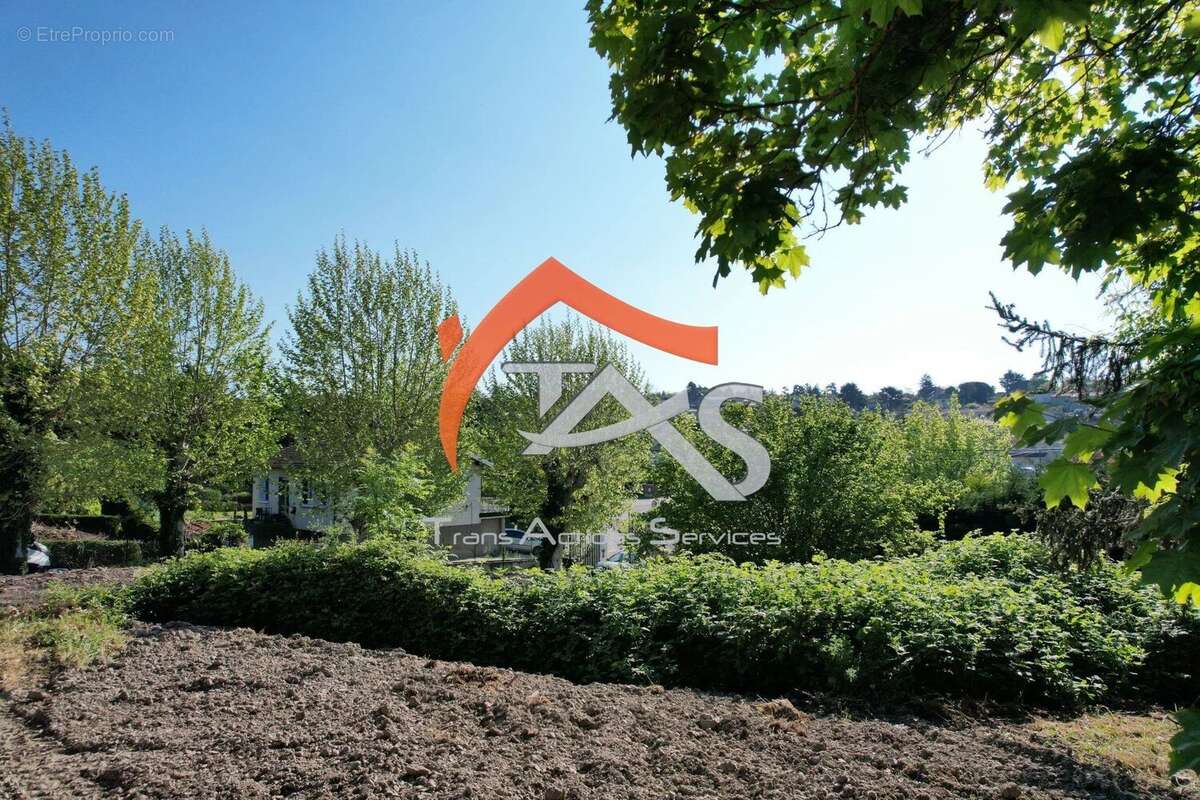 Terrain à SAINT-MARTIN-LA-PLAINE