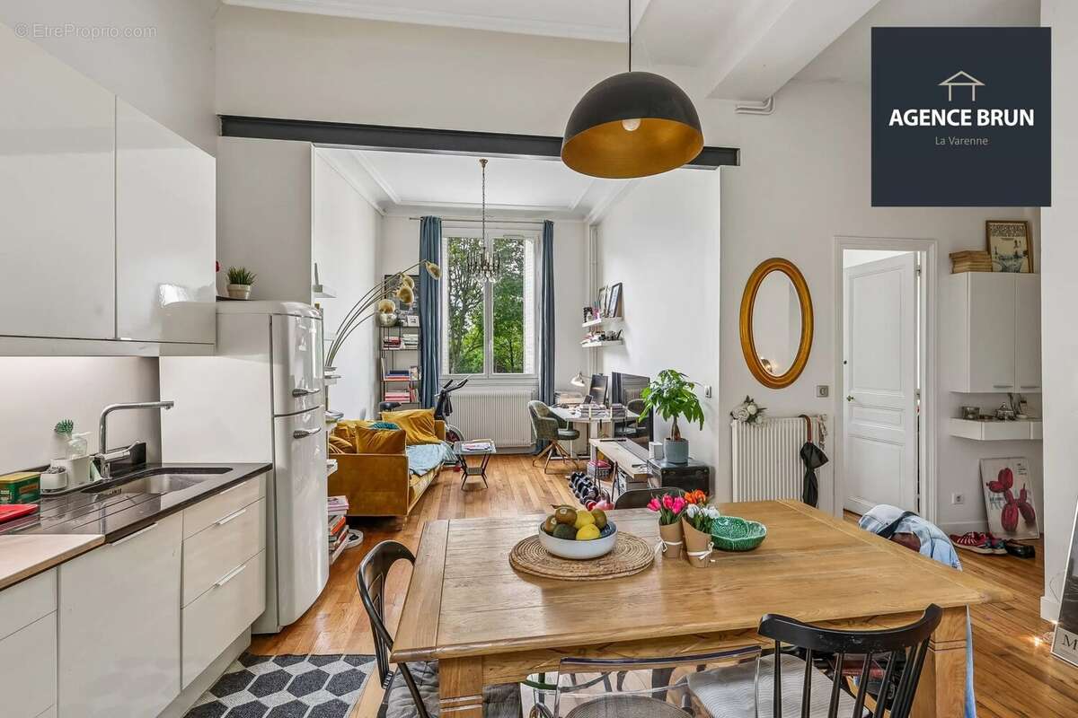 Appartement à SAINT-MAUR-DES-FOSSES