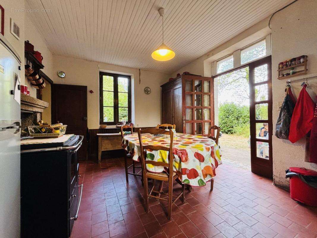 Maison 67 m² à Saint-Marien  - photo 2