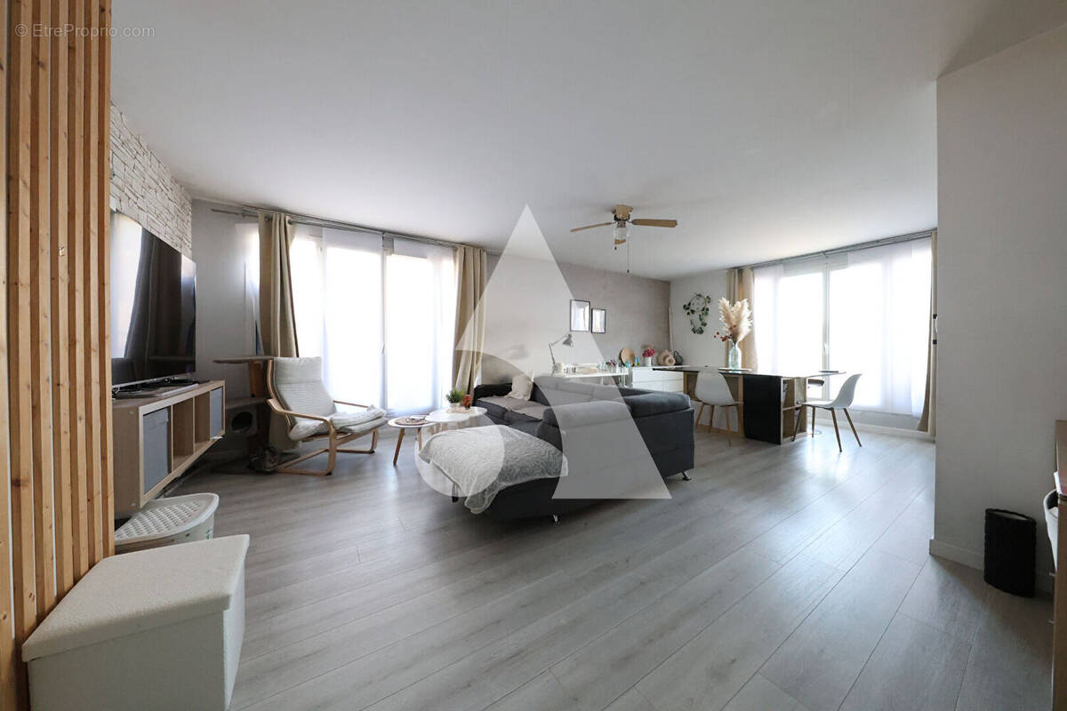 Appartement à CORBEIL-ESSONNES