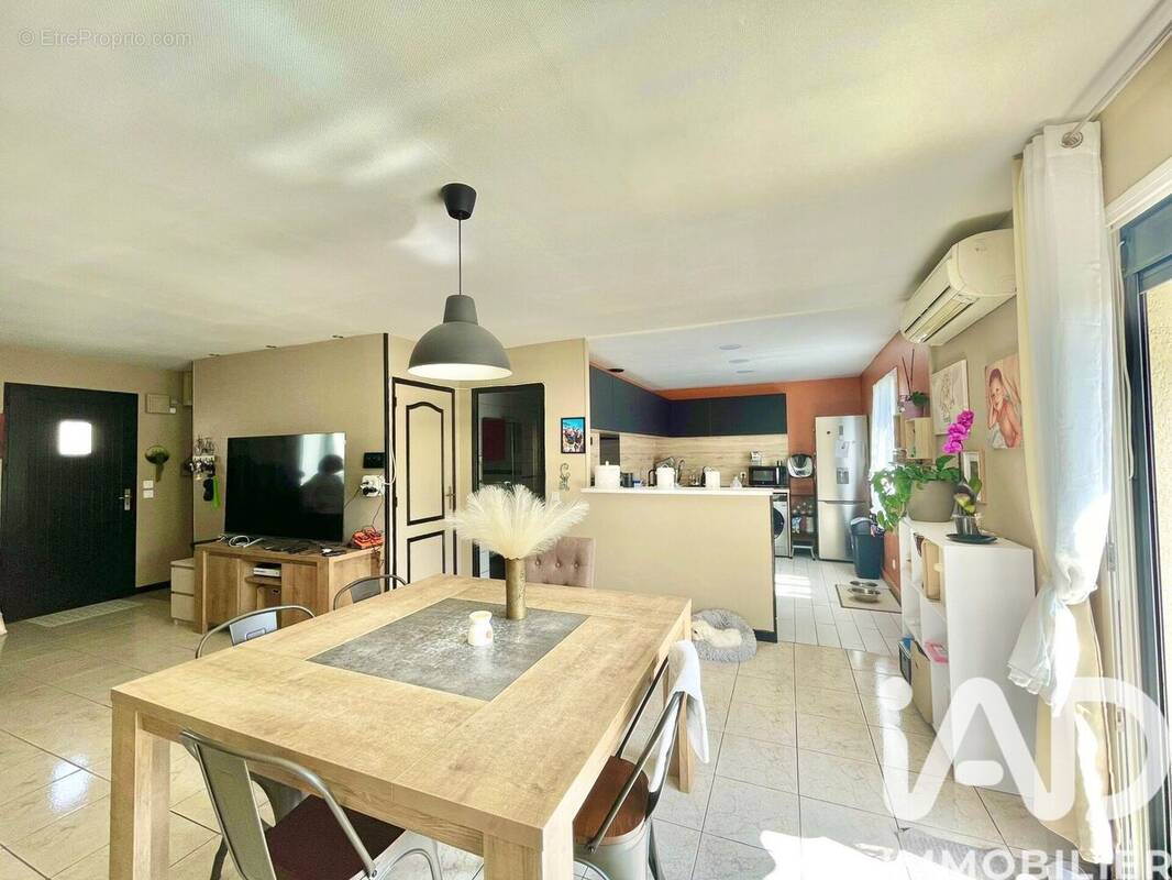 Photo 1 - Maison à BRIE-COMTE-ROBERT