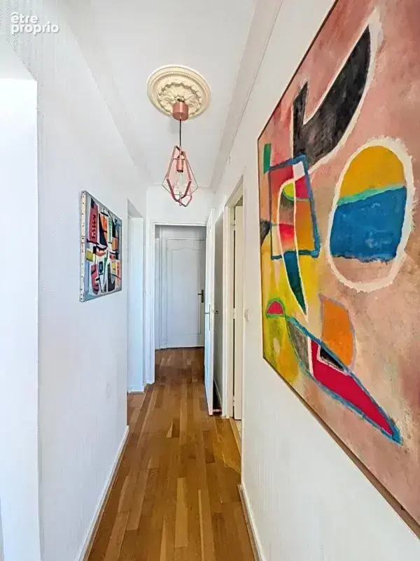 Appartement lumineux de 88 m² avec balcon, ascenseur et vue dégagée - photo 7
